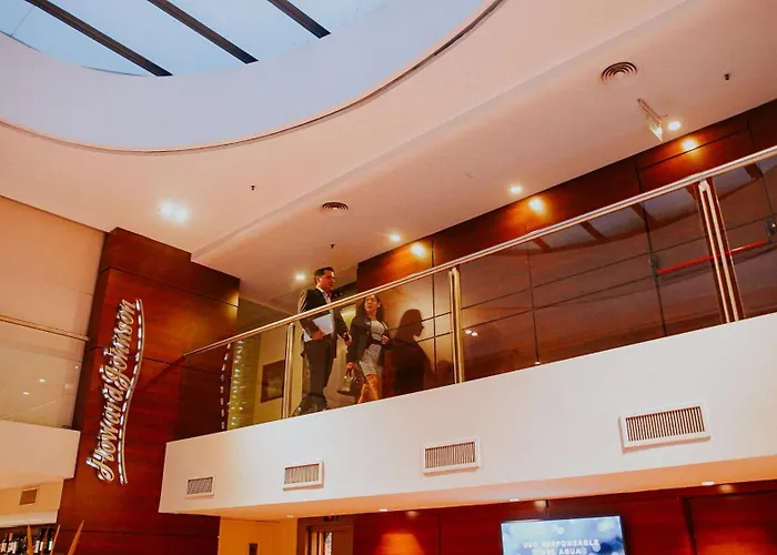 Howard Johnson La Cañada Hotel&Suites