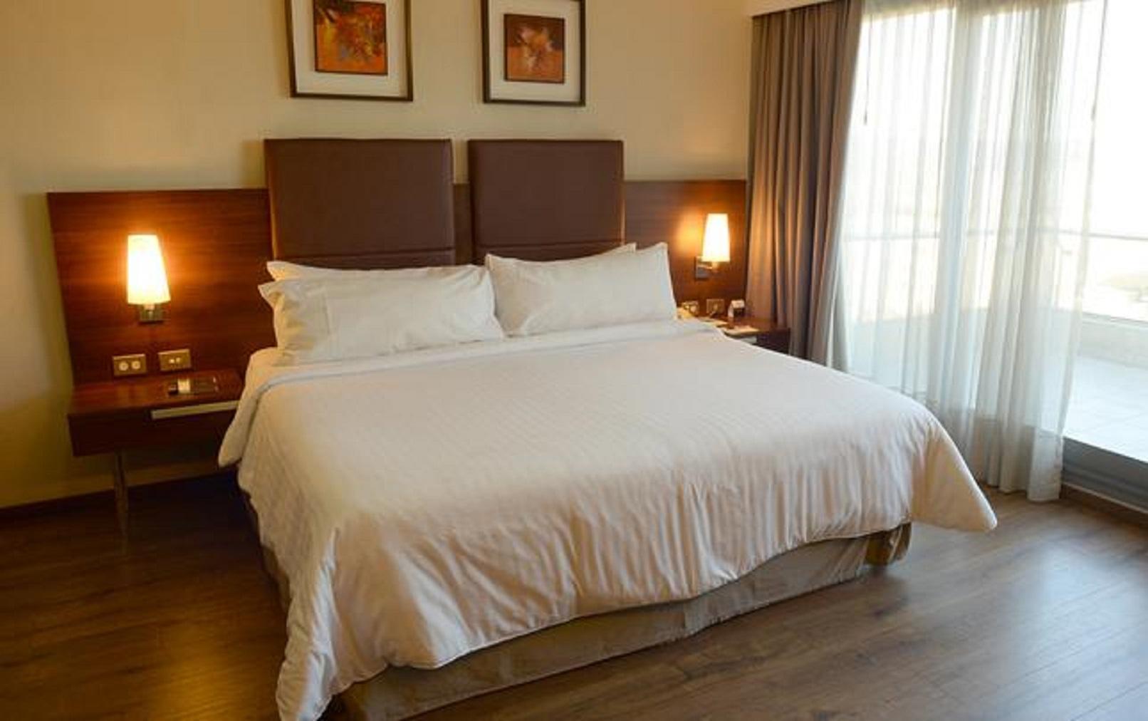 Howard Johnson La Cañada Hotel&suites 4*