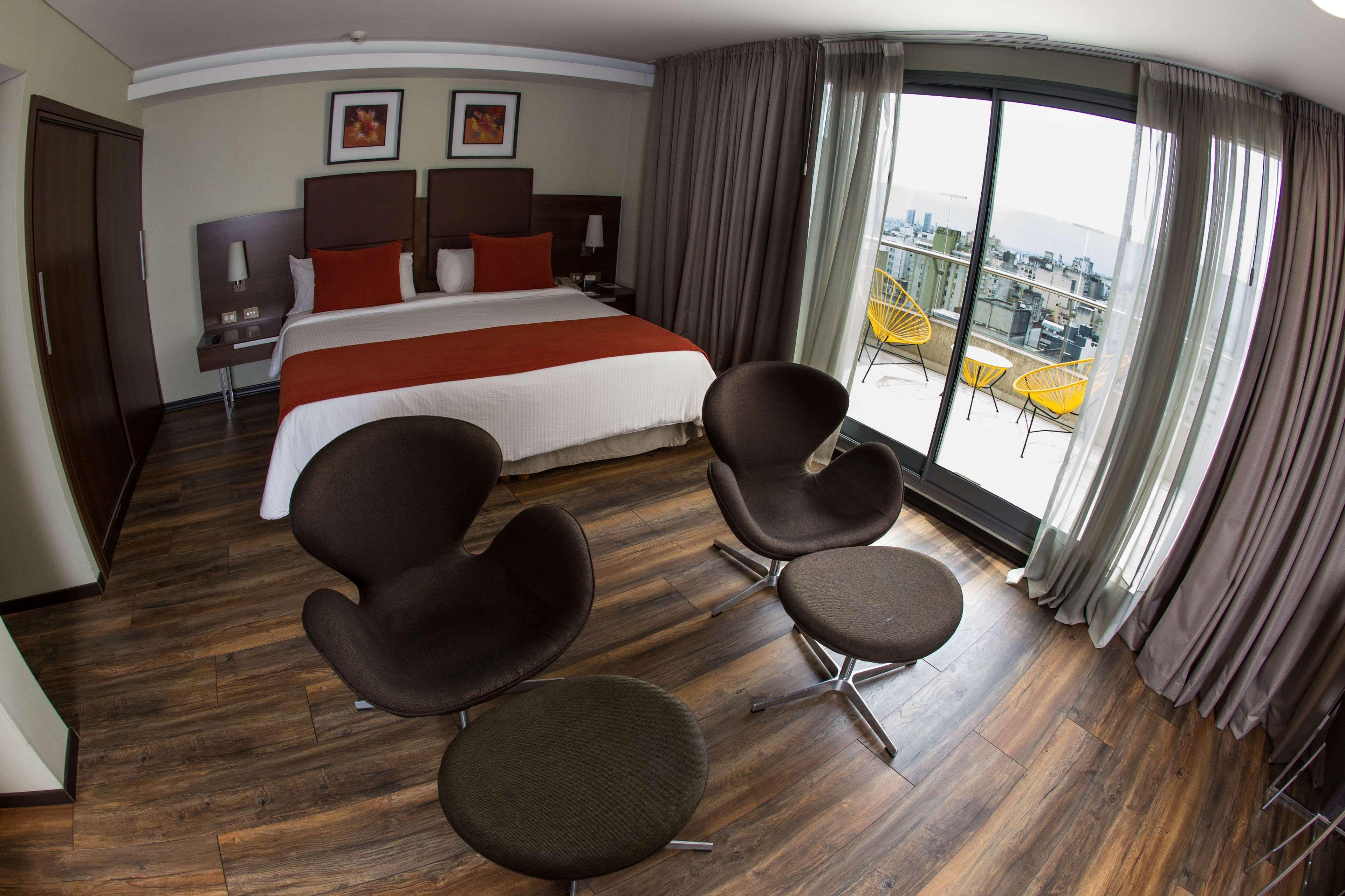 Howard Johnson La Cañada Hotel&suites Hotel