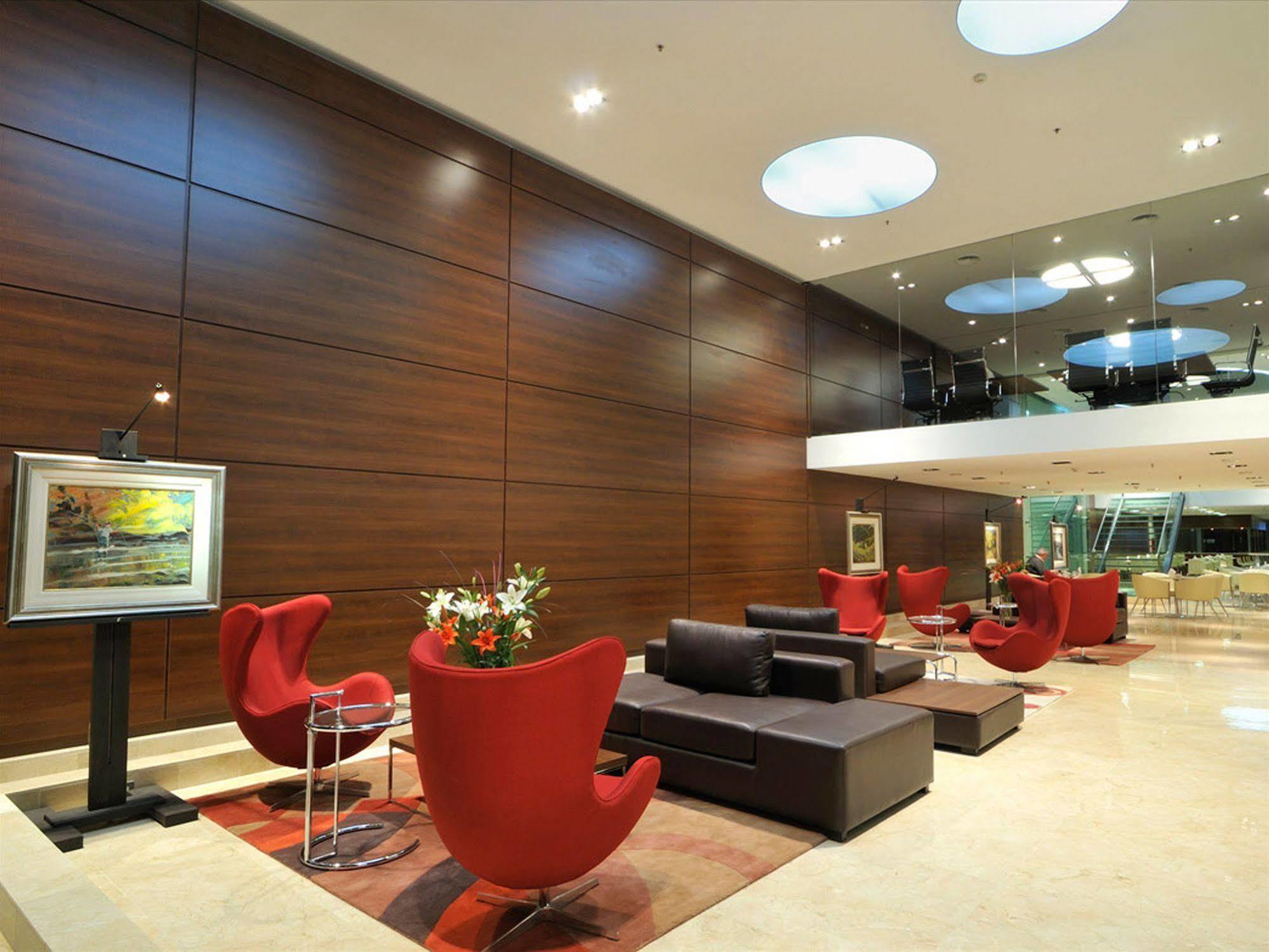 Howard Johnson La Cañada Hotel&suites