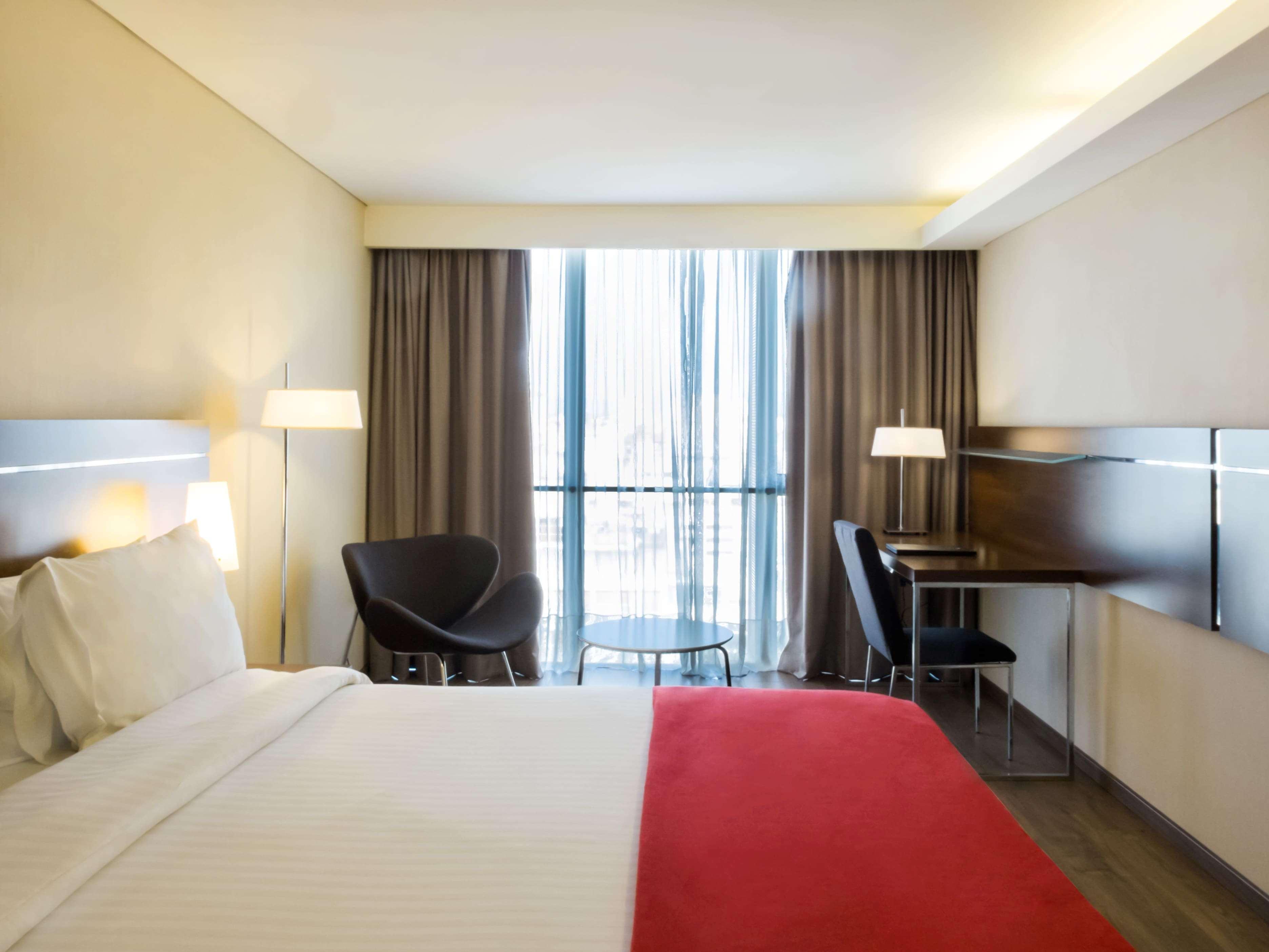 Howard Johnson La Canada & Hotel