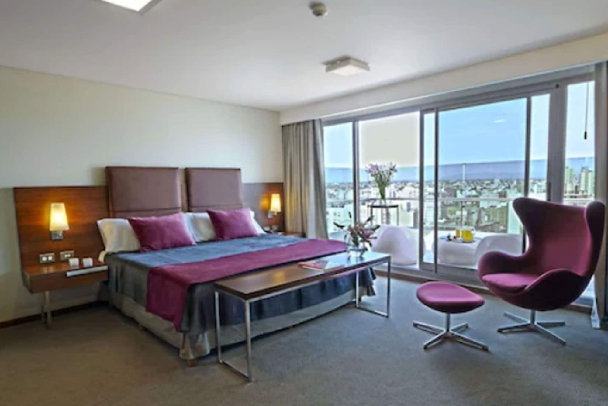 Howard Johnson La Canada & 4* Cordoba