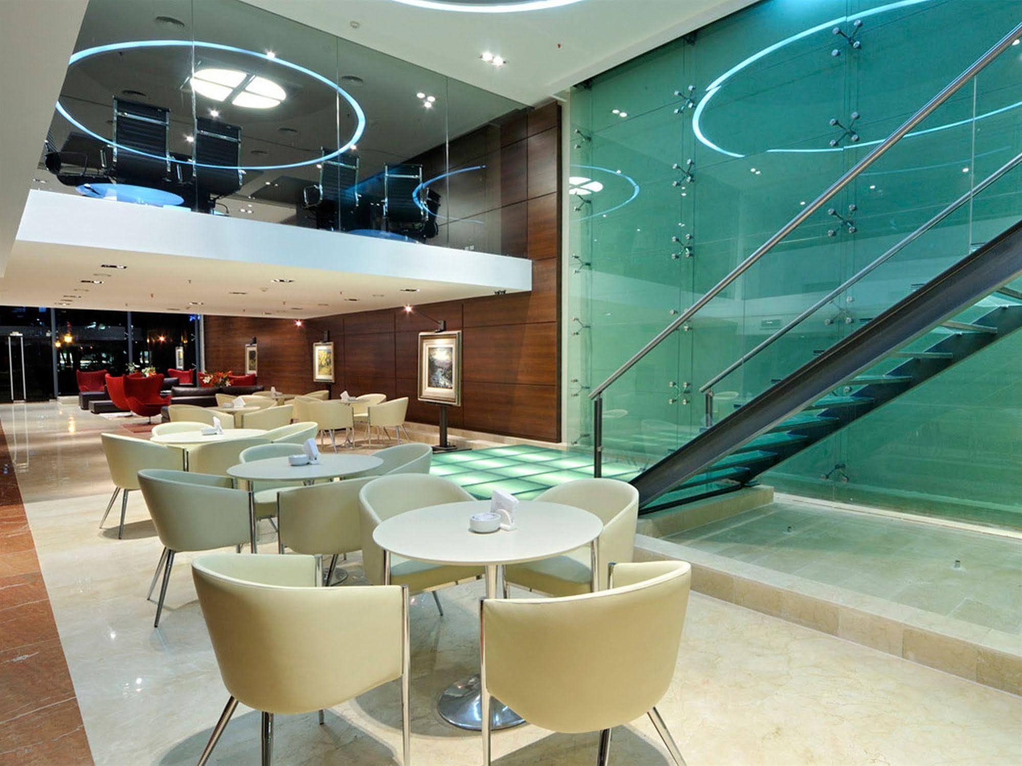 Hotel Howard Johnson La Canada & Cordoba